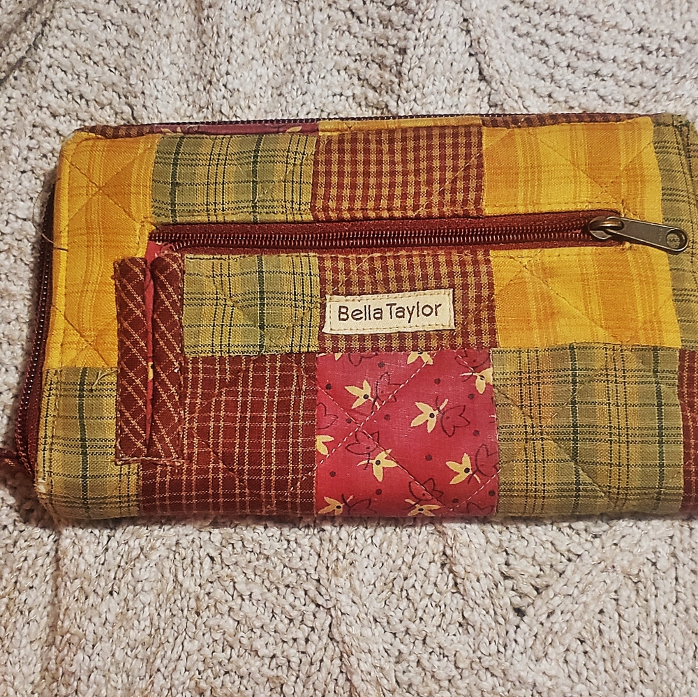 Like New Bella Taylor Wallet